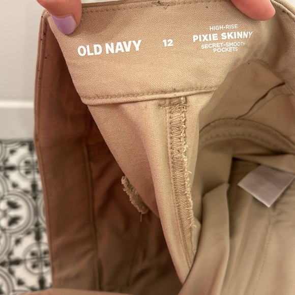 Old Navy high rise pixie skinny pants - Picture 3 of 3